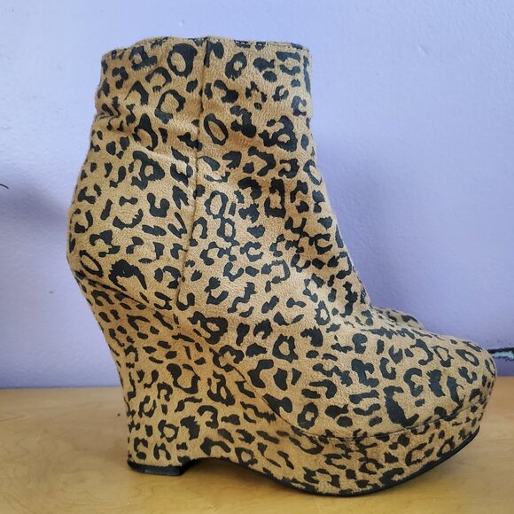 Leopard Print Boots - Picture 1 of 5